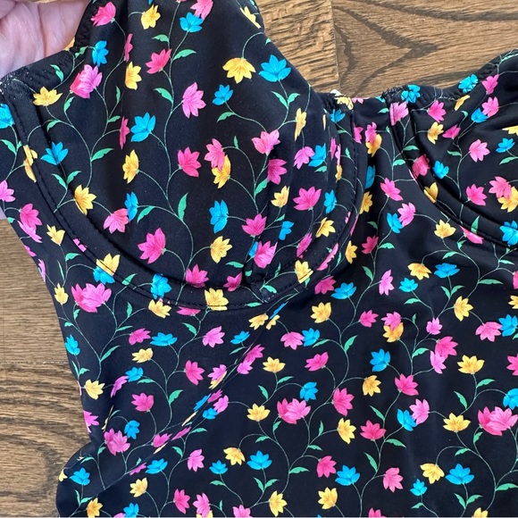 Solid & Striped Taylor One-Piece Swimsuit in Multi Floral Vines, NWT - Picture 9 of 16